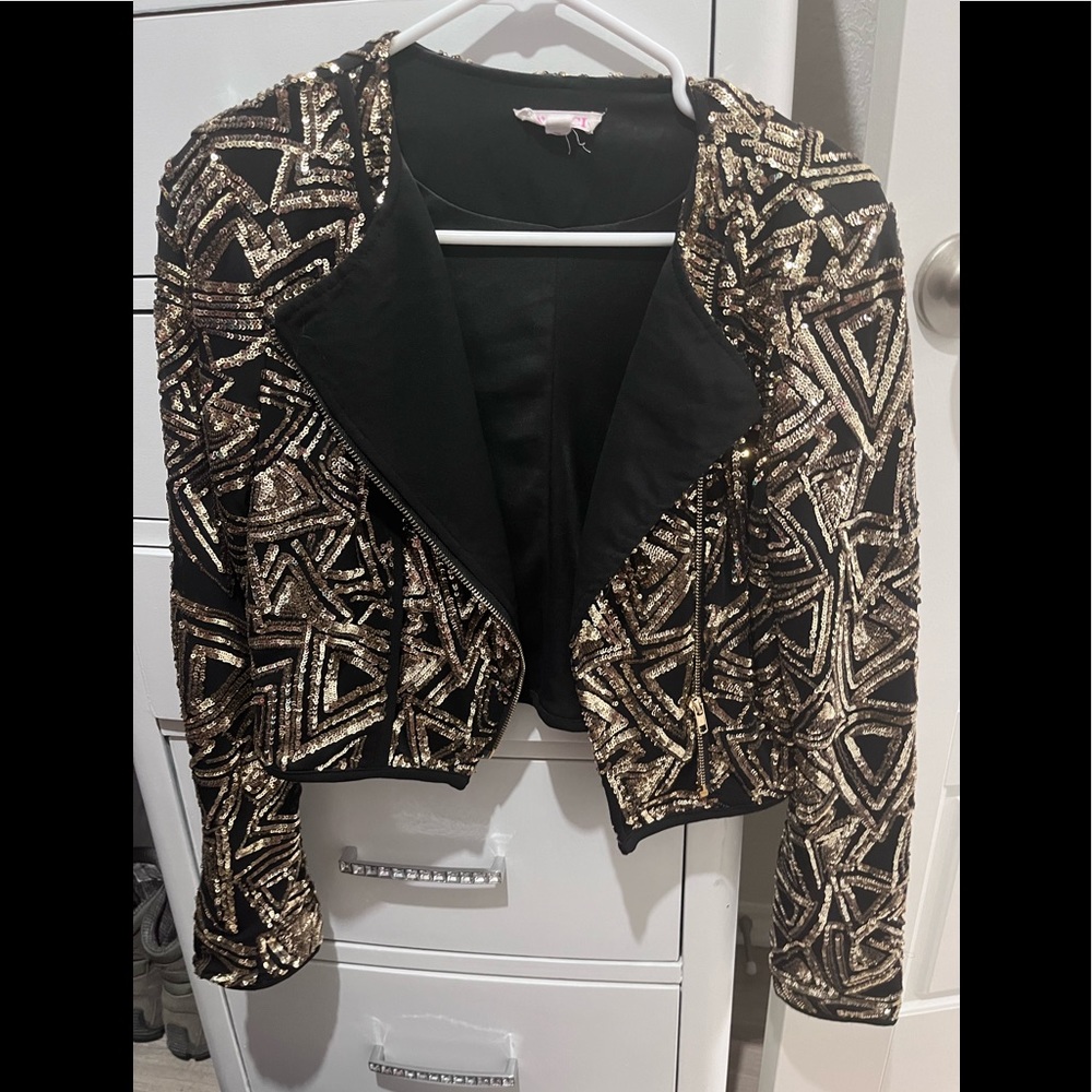 Cute black/gold crop jacket Sz L from Agaci
